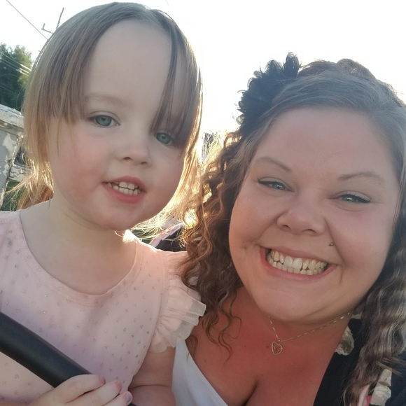 Meet your Posher, Jessica - Picture 1 of 1